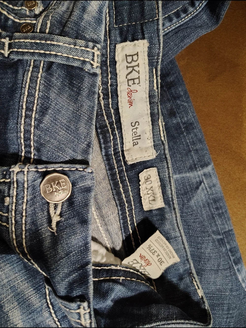 Silver and BKE Women's Blue Denim Boot Cut Jeans And 1 Capri. - Picture 2 of 11
